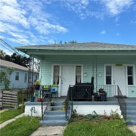 Image 2 - 1732 Lesseps Street, New Orleans, LA 70117, USA - House for sale