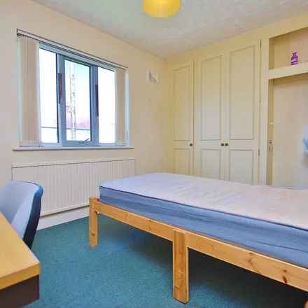 Image 9 - 21 Durham Close, Guildford, GU2 9TH, United Kingdom - Apartment for rent