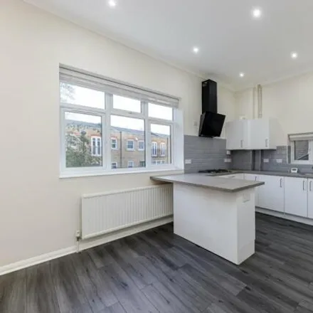 Rent this 3 bed room on 142 Percy Road in London, W12 9RA