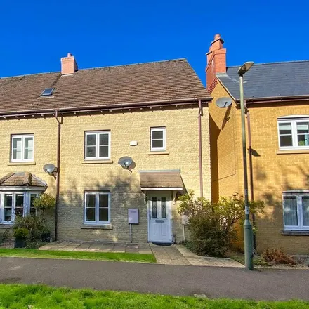 Rent this 4 bed townhouse on Marsh Walk in Witney, OX28 1YF
