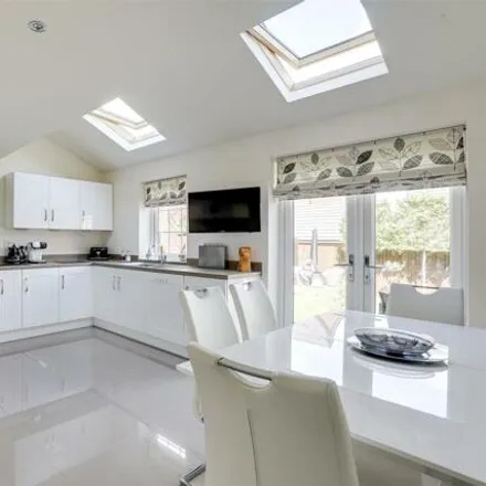 Image 2 - Peacock Gardens, Bulwell, NG8 6FD, United Kingdom - House for sale