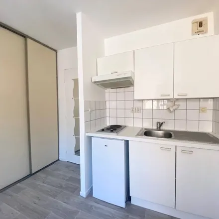 Rent this 1 bed apartment on 40 Place du Colombier in 35000 Rennes, France