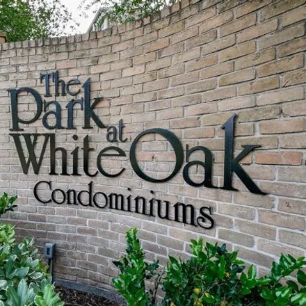 Image 7 - 1872 White Oak Drive, Houston, TX 77009, USA - Condo for sale