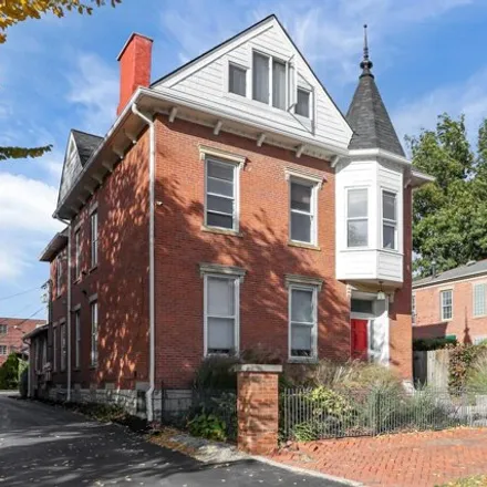 Buy this studio house on 636 East Rich Street in Columbus, OH 43215