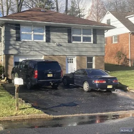 Rent this 4 bed house on 8 Dater Street in North Haledon, Passaic County