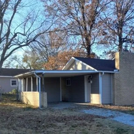 Buy this 3 bed house on 102 East Garner Avenue in Goodman, McDonald County