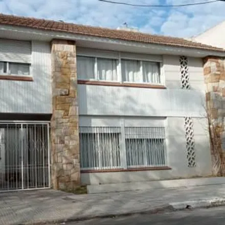 Buy this 4 bed house on Espora 428 in Partido de Lomas de Zamora, Temperley