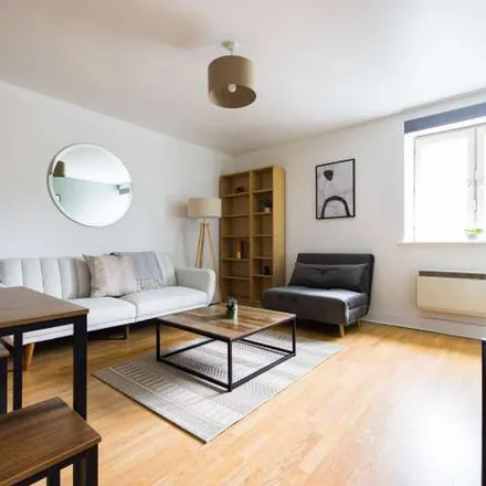 Image 2 - vicarage, 110 St George's Road, London, SE1 6EU, United Kingdom - Apartment for rent