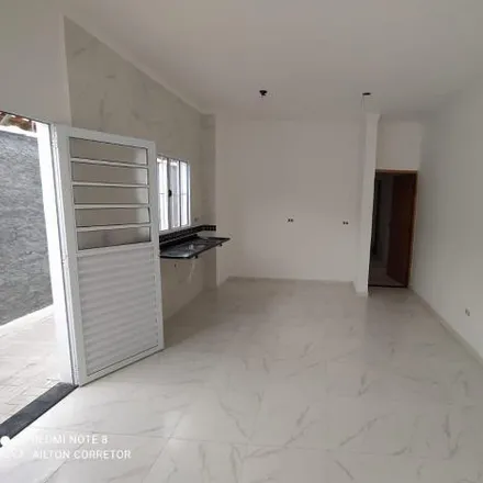 Buy this 2 bed house on Rua Gentil do Ouro in Recanto Mônica, Itaquaquecetuba - SP