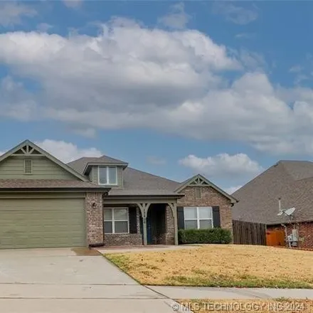 Rent this 4 bed house on 13424 South 20th Street in Jenks, OK 74008