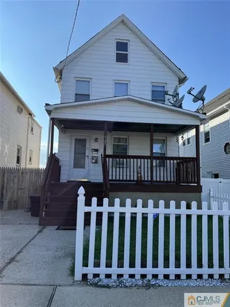 Buy this 4 bed duplex on 165 Emerson Street in Chrome, Carteret