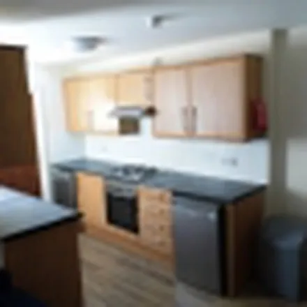 Rent this 3 bed apartment on Fingland Road in Liverpool, L15 0ES