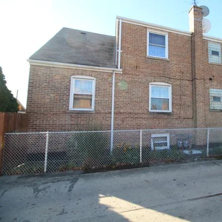 Image 3 - 5517 South Tripp Avenue, Chicago, IL 60629, USA - Duplex for sale