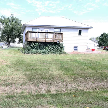 Buy this 5 bed house on 28 2nd Avenue in Ipswich, SD 57451