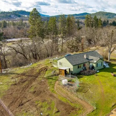 Image 2 - 775 Trails End Ln, Eagle Point, Oregon, 97524 - House for sale