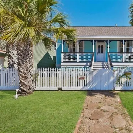 Buy this 3 bed house on 1270 Avenue M ½ in Galveston, TX 77550