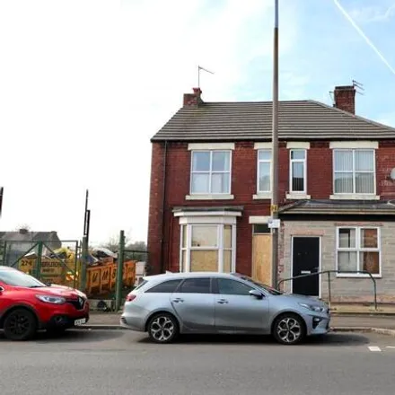 Buy this 2 bed apartment on Radcliffe Road in Bentley, DN5 0JH