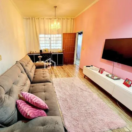 Buy this 3 bed house on Rua Alfredo Jorge Pulinho Portugal in Piracangaguá, Taubaté - SP