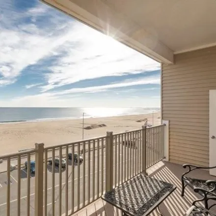 Image 1 - 9 Kentville Terrace, Hampton Beach, Hampton, NH 03842, USA - Condo for rent