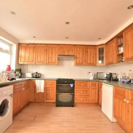 Image 1 - Stanway Close, Bath, BA2 2UR, United Kingdom - Townhouse for rent