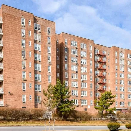 Buy this studio condo on 255 Rumsey Road in Park Hill, City of Yonkers
