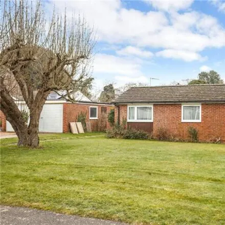 Buy this 3 bed house on Orchard Close in Lower Shiplake, RG9 4BU