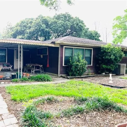 Buy this 4 bed house on 606 East Kiber Street in Angleton, TX 77515