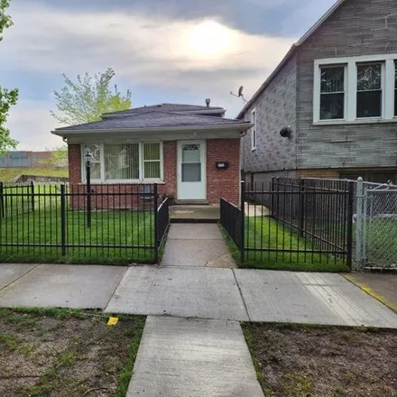Buy this 4 bed house on 4800 South Shields Avenue in Chicago, IL 60609