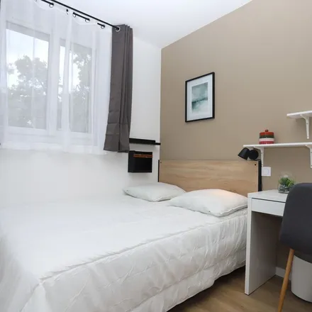 Rent this 1 bed apartment on 6 Rue Yvonnick Laurent in 35200 Rennes, France