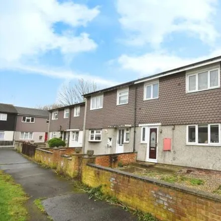 Buy this 3 bed townhouse on Winfields in Basildon, SS13 1HD