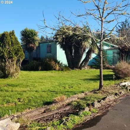 Buy this studio apartment on 1813 US 101 in Ilwaco, Pacific County