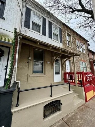 Image 2 - Maple Street Deck, 901 Walnut Street, Allentown, PA 18101, USA - House for sale