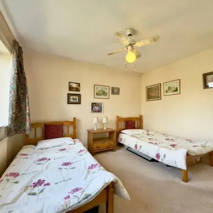 Image 7 - Mileswood Close, Great Houghton, S72 0BB, United Kingdom - House for sale