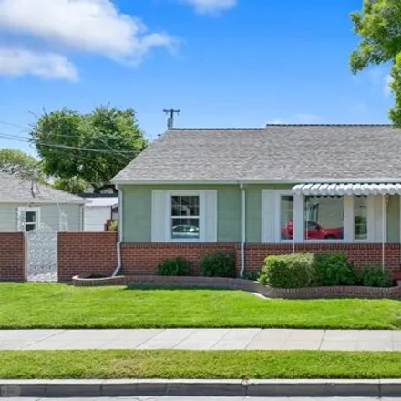 Buy this 3 bed house on 3125 North Hunter Street in Stockton, CA 95290