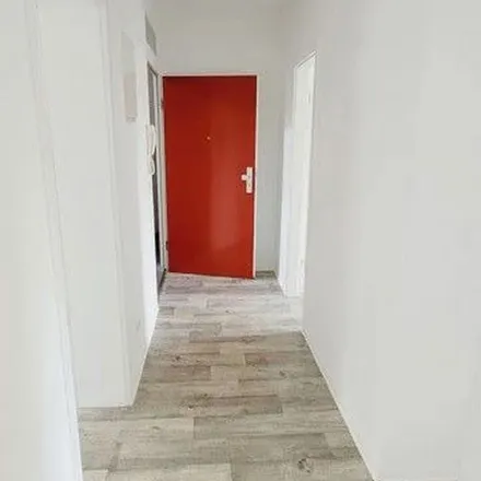 Rent this 3 bed apartment on Herweghstraße 17 in 39114 Magdeburg, Germany