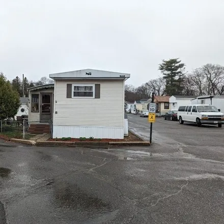 Image 2 - 1246 Granby Road, Chicopee, MA 01021, USA - Apartment for sale