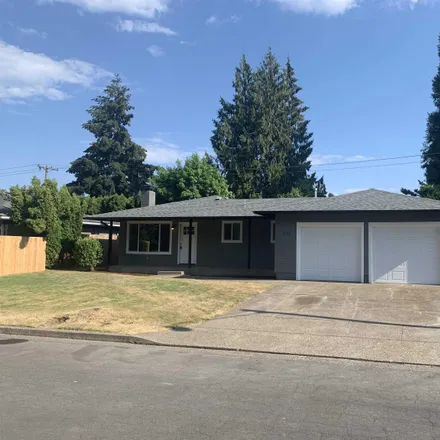 Buy this 4 bed house on 731 29th Avenue Southeast in Albany, OR 97322