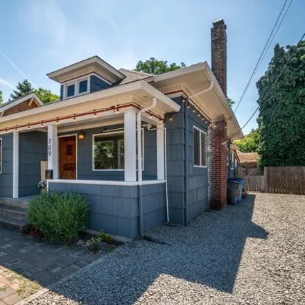 Image 2 - 709 W Fourth Plain Blvd, Vancouver, Washington, 98660 - House for sale