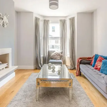 Rent this 4 bed apartment on Purcell Crescent in London, SW6 7NY