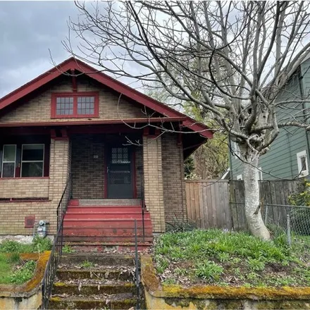 Buy this 3 bed house on 832 Northeast Failing Street in Portland, OR 97212
