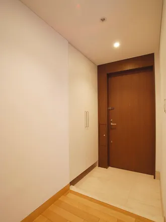 Image 6 - Roppongi Hills, (六本木六丁目), Azabu, Minato, 106-6122, Japan - Apartment for rent