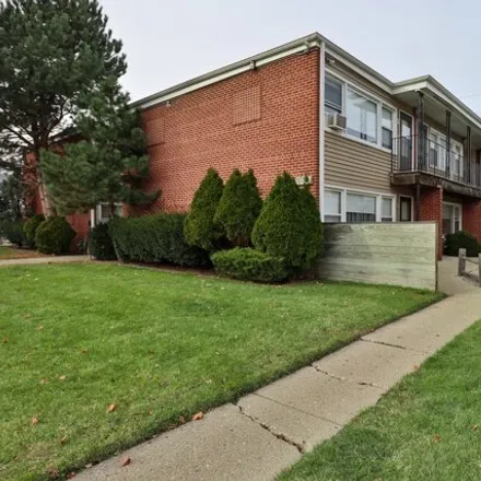 Rent this 1 bed apartment on 490 5th Court in Des Plaines, IL 60016