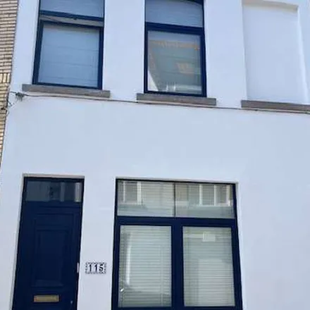 Rent this 1 bed apartment on Chaussée de Roodebeek - Roodebeeksteenweg 104 in 1200 Woluwe-Saint-Lambert - Sint-Lambrechts-Woluwe, Belgium