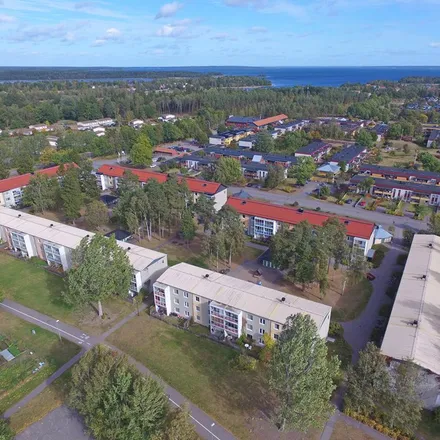 Rent this 3 bed apartment on Två Bröders väg 7C in 393 58 Kalmar, Sweden
