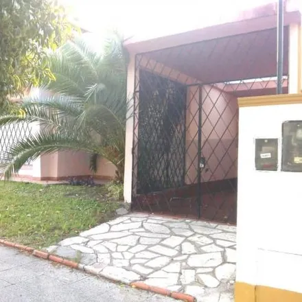 Rent this 3 bed house on Sarmiento y Eslovenia in Presidente Sarmiento, Partido de Morón
