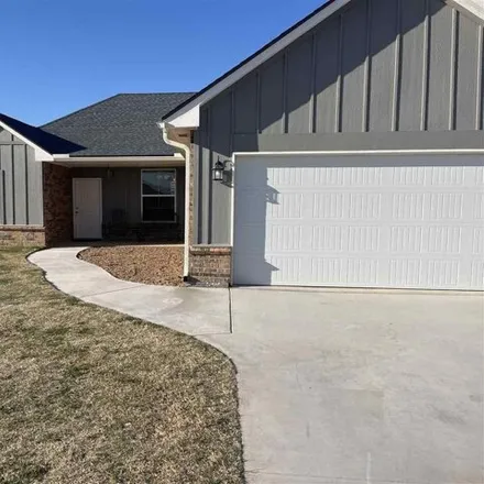 Rent this 4 bed house on Northeast Yorktown Court in Comanche County, OK