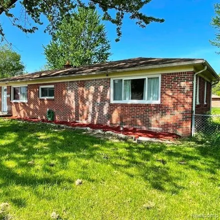 Rent this 3 bed house on 37301 Susan Street in Sterling Heights, MI 48310