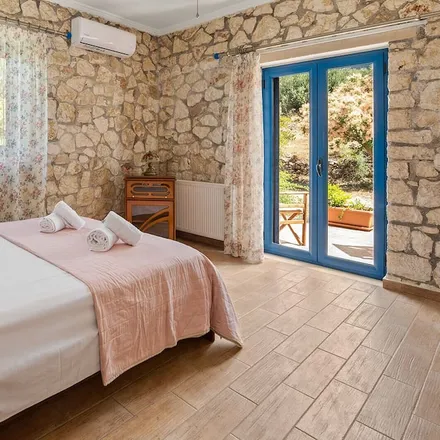 Rent this 5 bed house on Kefalonia in Kefallinías, Greece