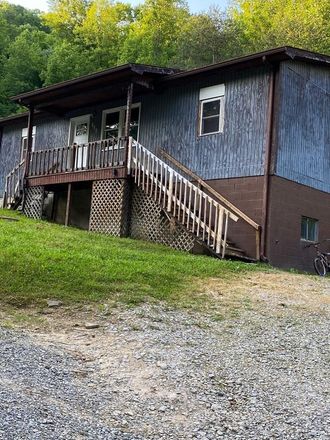 Rent this 3 bed house on 656 Stumbo Hollow in Prestonsburg, KY 41653