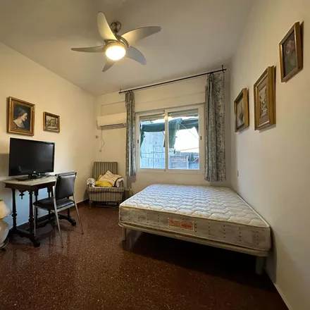 Rent this 5 bed room on Farmacia San Juan de Dios in Calle San Juan de Dios, 47